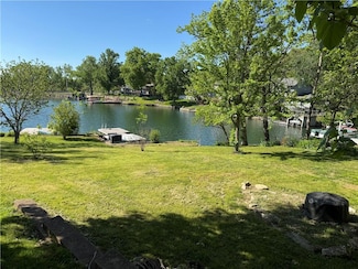 14 Emerald Shore Dr, Blue Springs, MO 64015