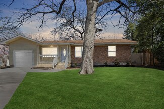 14 Lynwood Ct, Hurst, TX 76053