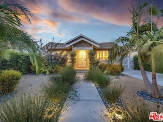 2717 W 74th St, Los Angeles, CA 90043