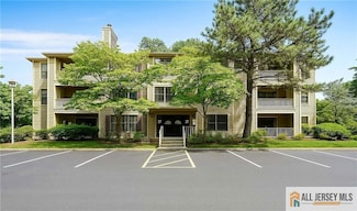 2712 Ridgefield Ct Unit 2712, Helmetta, NJ 08828