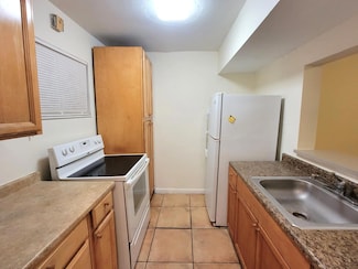 3600 NW 21st St Unit 103, Lauderdale Lakes, FL 33311