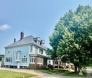 917 S State St, Beardstown, IL 62618