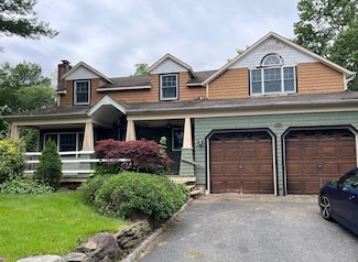 119 Catherine St, East Northport, NY 11731