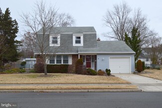 6 Mccay Dr, Roebling, NJ 08554