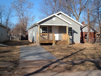613 S Douglas Ave, Springfield, MO 65806