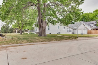 711 E Ash St, Oberlin, KS 67749
