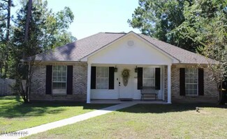 1409 Willow St, Ocean Springs, MS 39564