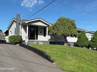 7 Woodside Dr, Milton, PA 17847