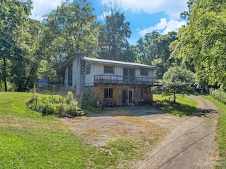 3 Pond Road Cir, Asheville, NC 28806
