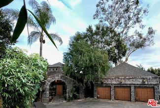 3203 Tareco Dr, Los Angeles, CA 90068