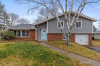720 Brookside Dr, Otsego, MI 49078
