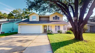 111 Crystal Lake Ln, Valparaiso, FL 32580