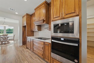 107 Stage Coach Trail, Weatherford, TX 76087