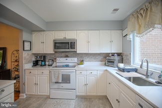 7232 Mandan Rd, Greenbelt, MD 20770