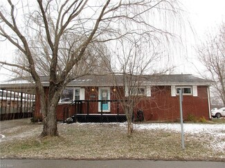 628 4th St, Belpre, OH 45714