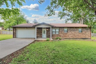 1901 Fernwood Rd, Poplar Bluff, MO 63901