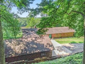 4204 Lake Chapin Rd, Berrien Springs, MI 49103