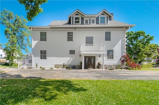 2614 Tracy Ave, Kansas City, MO 64108