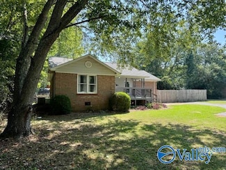 1439 Carter Grove Rd, Hazel Green, AL 35750