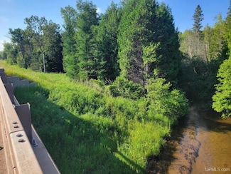 6382 Us Highway 41, Marquette, MI 49855