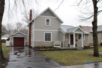 120 N 2nd St, Waterville, OH 43566