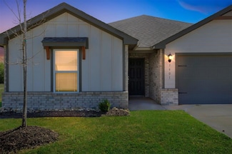 1601 Crimson Lake Blvd, El Reno, OK 73036
