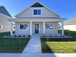 2426 Oak Ln, Brookings, SD 57006