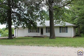 22638 Sunset Dr, Vassar, KS 66543
