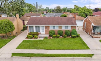 21850 Schroeder Ave, Eastpointe, MI 48021