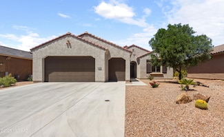 1417 E Claystone Dr, Green Valley, AZ 85614