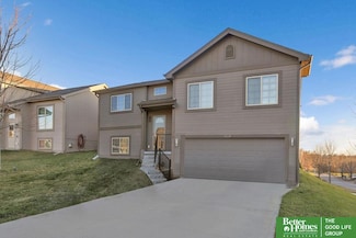 9181 Black St, Omaha, NE 68122