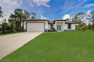 3306 26th St W, Lehigh Acres, FL 33971