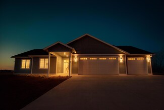 821 Eickhof Blvd, Crookston, MN 56716