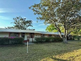 126 Georgia Ave, Crescent City, FL 32112