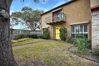 136 Lake Shore Dr, Corpus Christi, TX 78413