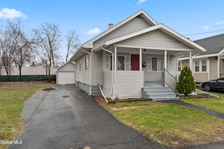 12 Arcadia Ct, Albany, NY 12205