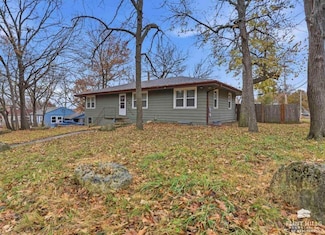 821 W Spruce St, Junction City, KS 66441