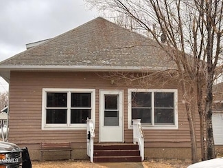 305 S Main St, Plentywood, MT 59254