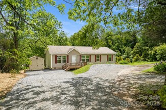 138 S Carolina Ave, Hendersonville, NC 28739