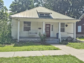 711 4th St, Boonville, MO 65233