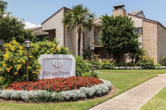 7098 N Holiday Dr, Galveston, TX 77550