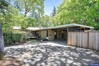 3275 Holiday Dr S, Salem, OR 97302