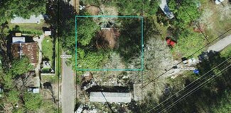 32 School Rd, Eastpoint, FL 32328