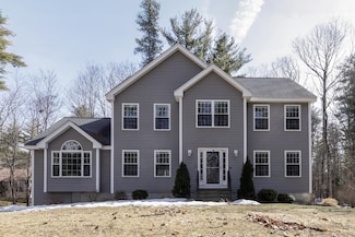 27 Alexander Rd, Londonderry, NH 03053