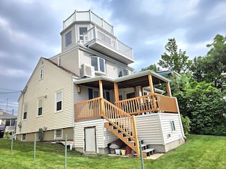 32 Hale Ave, Winthrop, MA 02152