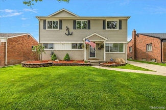 23142 Port St, Saint Clair Shores, MI 48082