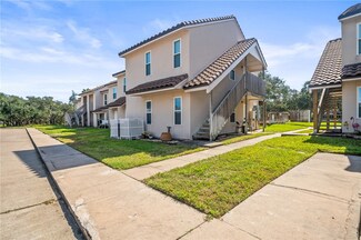 221 Marion Dr Unit 108D, Rockport, TX 78382