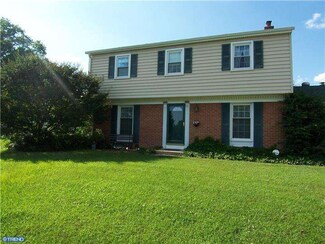 10 Dobb Ct, Wilmington Manor, DE 19720
