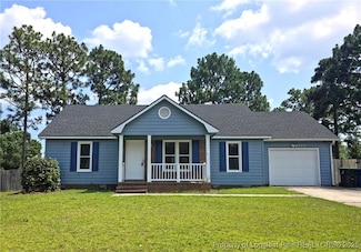 242 Eppingdale Dr, Spring Lake, NC 28390