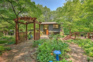 2690 W White Oak St, Fayetteville, AR 72704
